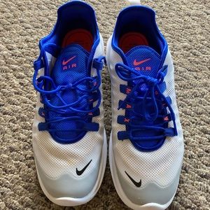 Nike Air Max Axis Size 10